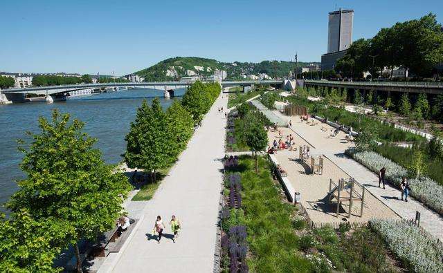 {WABO美女百家樂}(塞纳河左岸潮流向西语录)